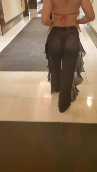 Following Melissa Santos 🍑