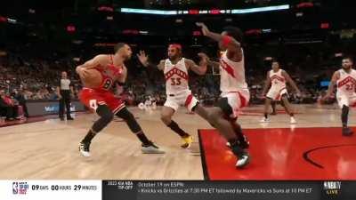 [Highlight] OG Anunoby blocks Zach LaVine twice in a minute