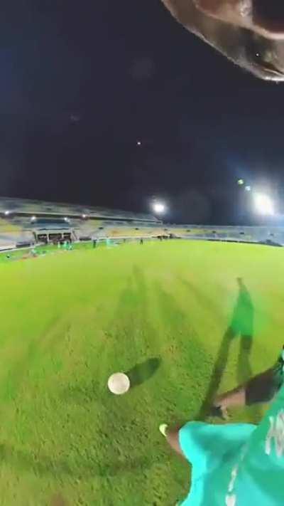 A soccer player strapped an action camera to his head to film his training, the result is live-action AOT