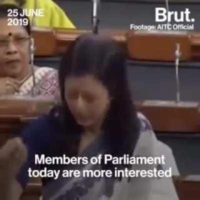 7 Signs of early fascism