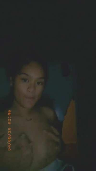 @k.ormsbyy a lil play with her tits 🍒💦👀