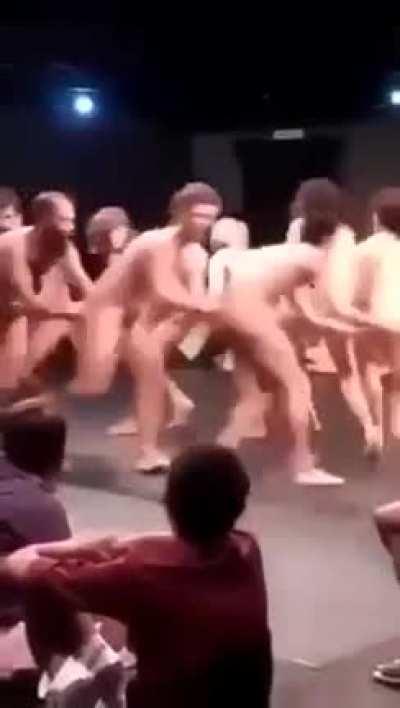 Что по этому поводу скажут хороводоводоведы?