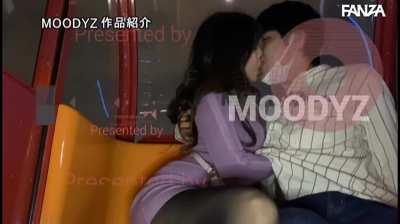 With Her Dirty-Sexy-Fun-Old-Friend-Weekend Over, She Thinks Maybe She'll Reconcile With the BF She Broke-Up-With Last Friday!! ... Jinguji Nao [MIDV-168