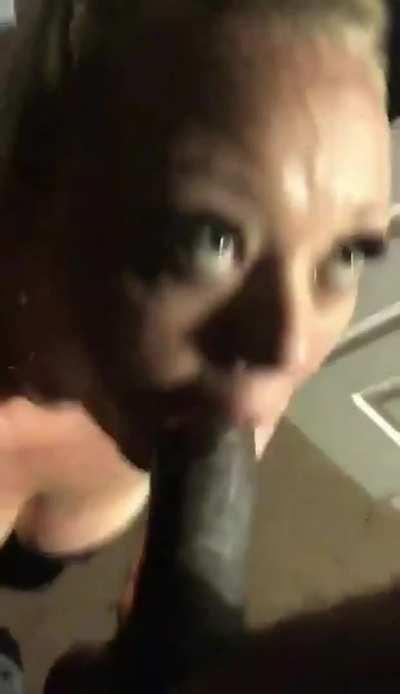 Katrina Blacked/Thicc doing her favorite thing, sucking off BBC.