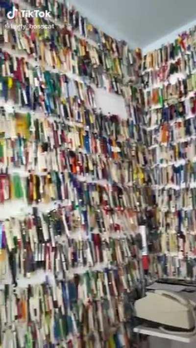 It's a room with pen decore