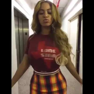 Shake Those Titties Bey