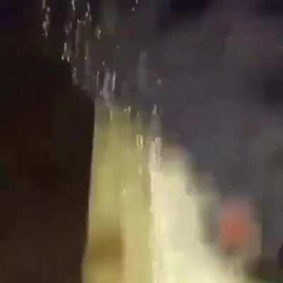 MAS QUE CAGO CREO QUE LO MEARON