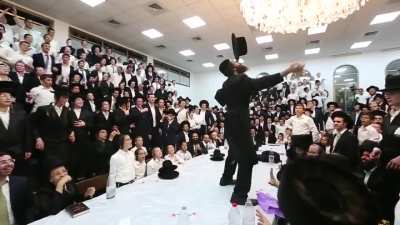 [128/128] Hasiddic Dreams (Tame Impala + Rabbi Elimelech Biderman's Tish)