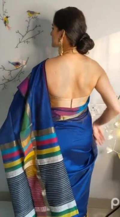 Priya Bapat and Backless is one bomb combo. She never disappoints. Her thick body and sexy back in these sarees make you crazy. Cherry on the cake is Sleeveless and backless. What a sexy babe she has become. Literally Umesh Kamat has mined gold.