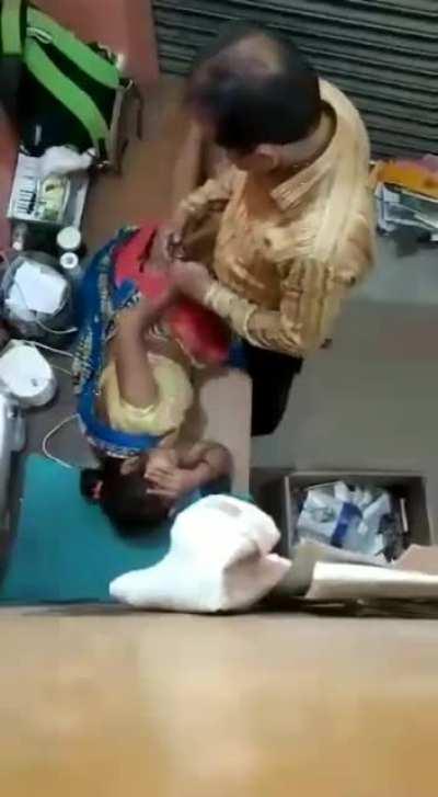 Special Desi Doctor Giving Treatment to His Patient By Fingerring for Fever 🥵😅 [Full Video Link in Comments ✅]