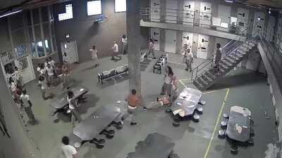 1 guy makes 25 guys run from him during brawl at Cook County supermax (full breakdown of video in comments and things you most likely missed)