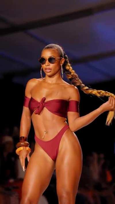 BFYNE Fashion Runway 😍