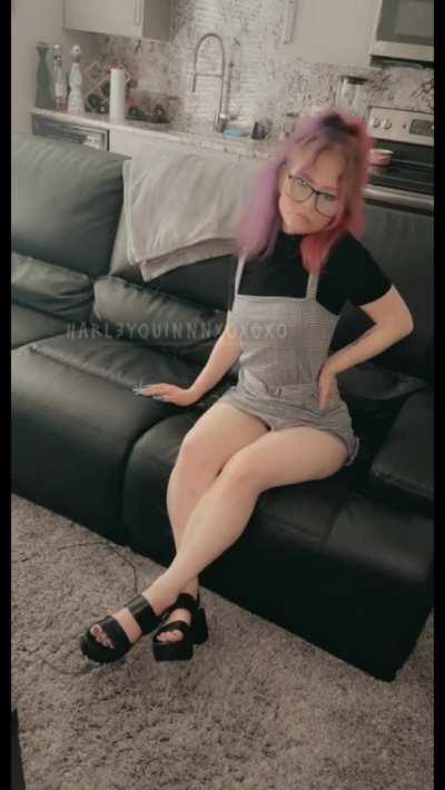 Interact if you’d fuck your new secretary