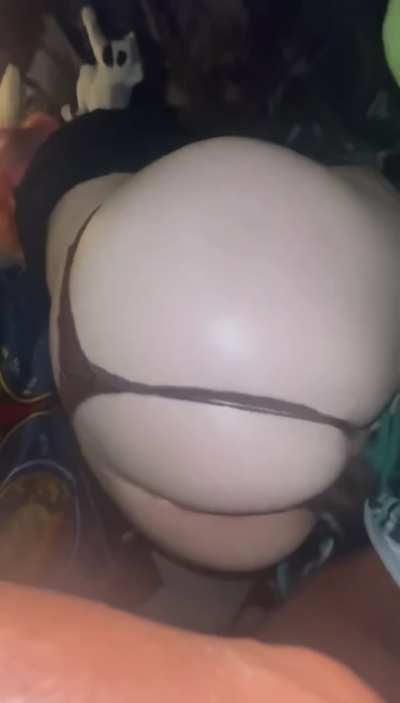 panties to the side >>>>