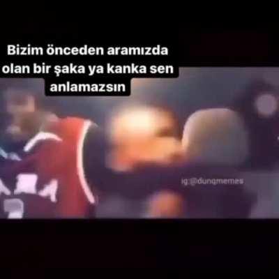 kanka ilkokuldaydık o zaman bohohohohoyt