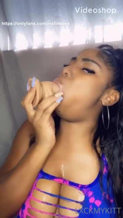 She can 😈take a load for sure😍