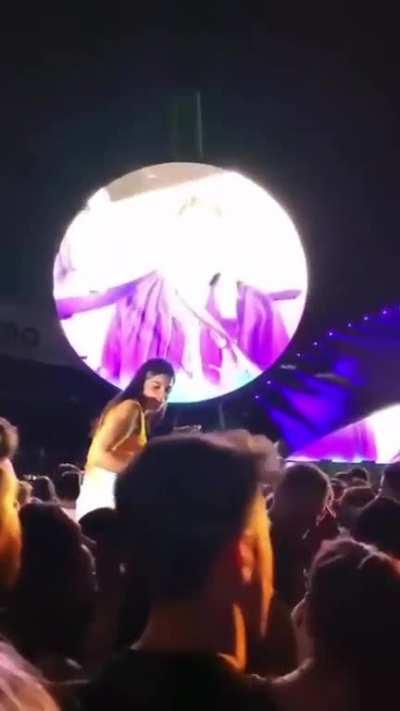 to be the main character