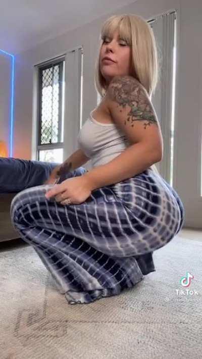 Soft & Jiggly No.234 😍🍑