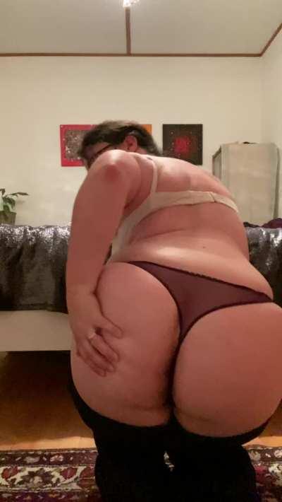 Can I be your favorite MILF?