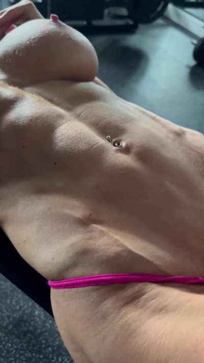 Sexiest abs in the gym