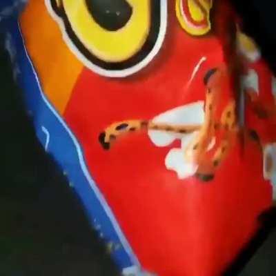 Espero que no le duela la panza después qnq