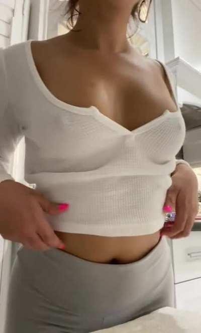 Do guys actually like small boobs? 🥺