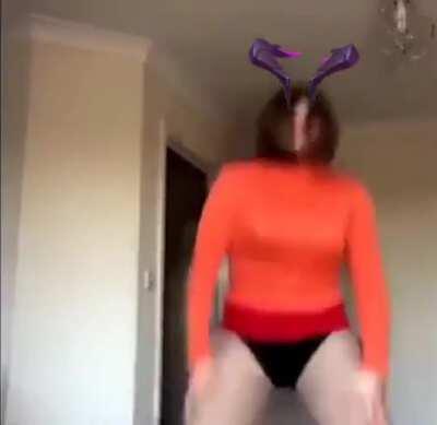 Miss herald when she's still alive during victory screen.