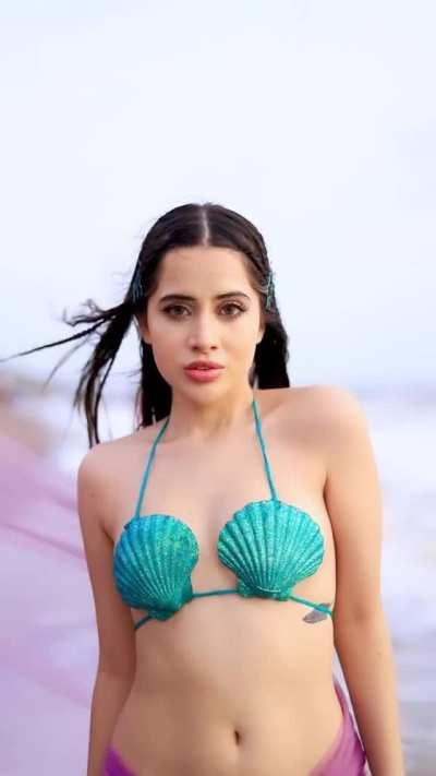 Urfi Javed 🅿️Us💱 Lips .. .. No P@nties..😯😯😍🤩🥰