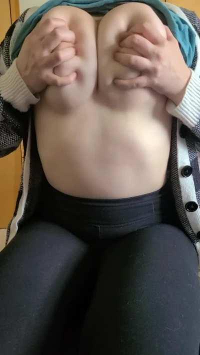 It's okay, I'll play with them for you (18f)