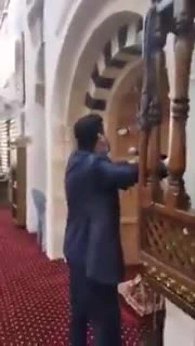 مثال على استخدام الدين في السياسة