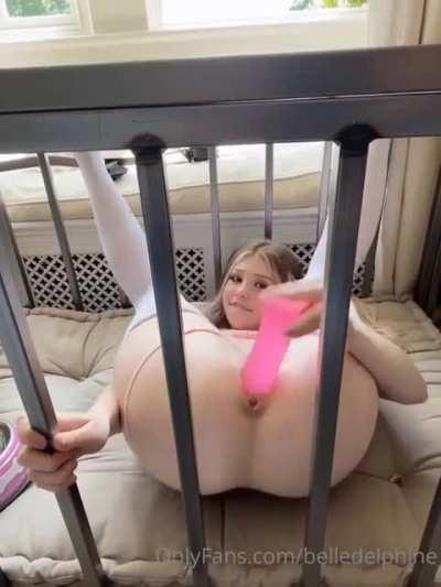 Belle Delphine OnlyFans isteyen olursa 2 video daha var