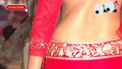 Sonam Kapoor's fappers tribute her with your own way. her back is already oily rub your cock on her back.upvote 50+ for more videos and gifs