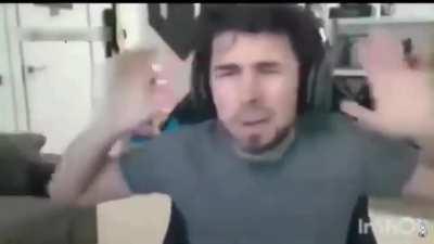 Cuando el César descubre que existen juegos que no se llaman LOL