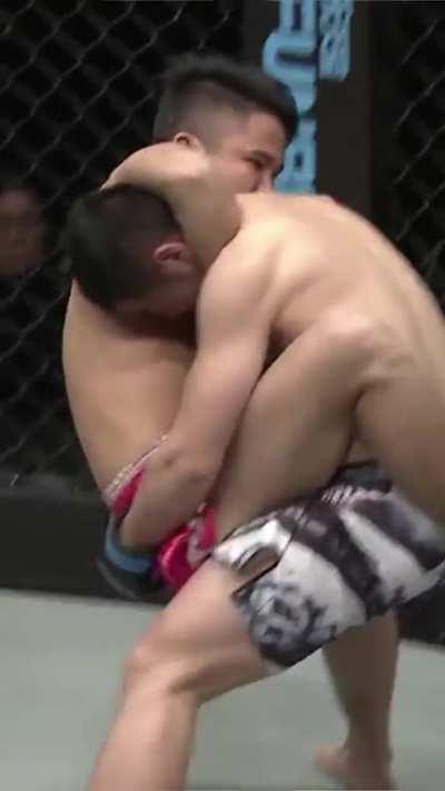 How to escape from guillotine choke
