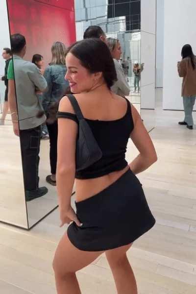 Addison Rae knows how to move that body