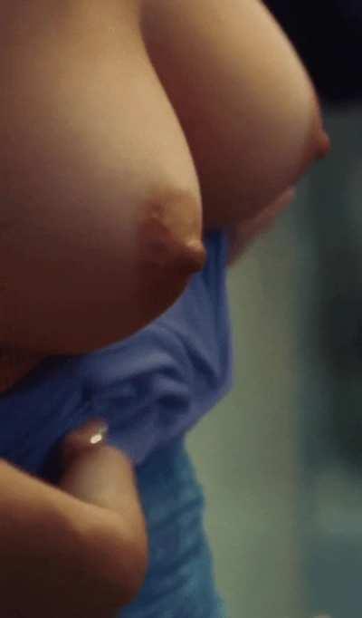 I just cant stop stroking my bwc to Sydney Sweeney's perfect tits