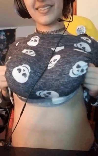 [OC] [Titty drop] They pop right out~♡ Ouchy~♡ 🥺🥺😂😂