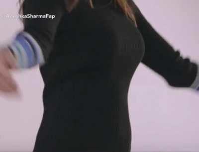 Anushka Sharma bhabi's bouncing boobs