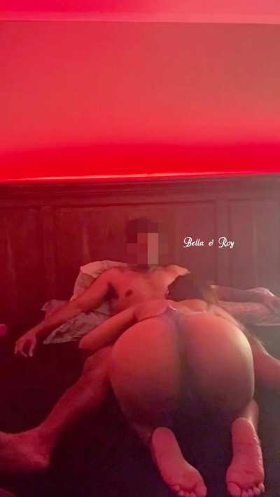 Love getting my hands on that big round 🍑