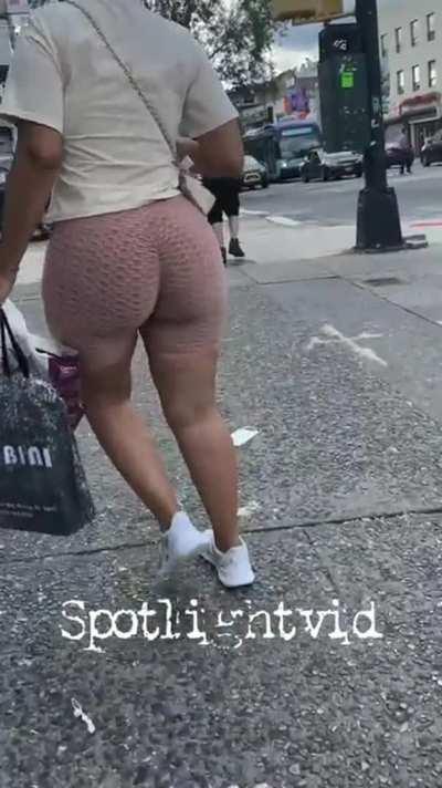 Culo Grande in tight shorts