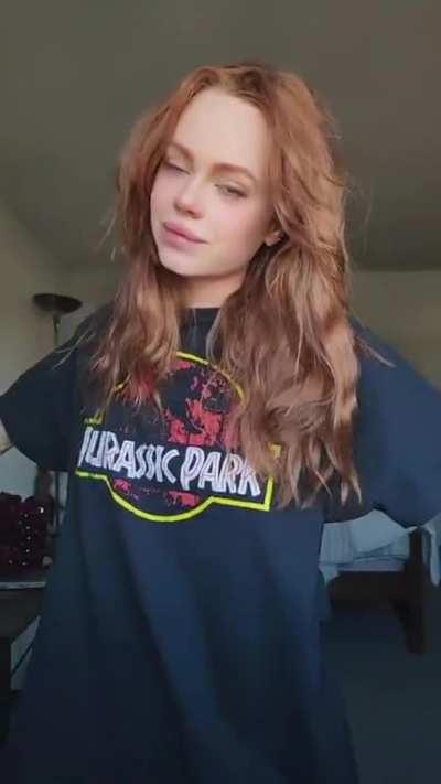 Ella Hughes @hughesthatgurl