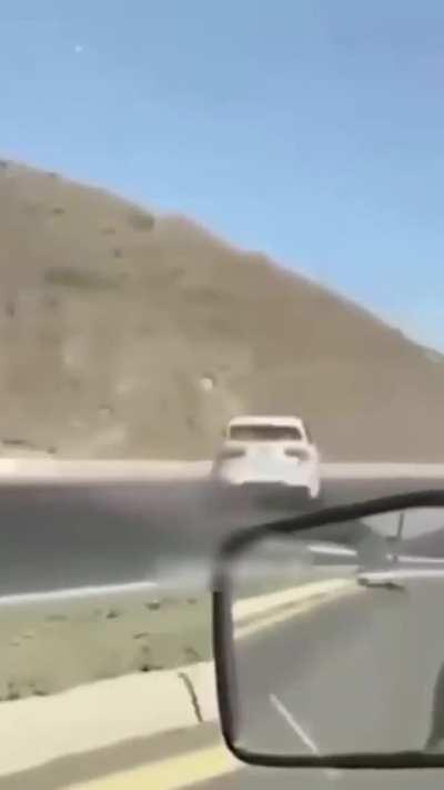 tam anlamadim ölmüs müdür