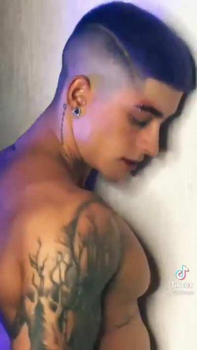 I know I posted someone doing this same thing but this one is in a league of its own.