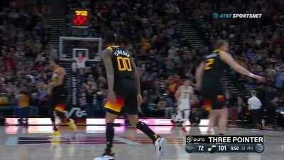 [Highlight] Conley lays it up, steals the inbound, and puts in a 3