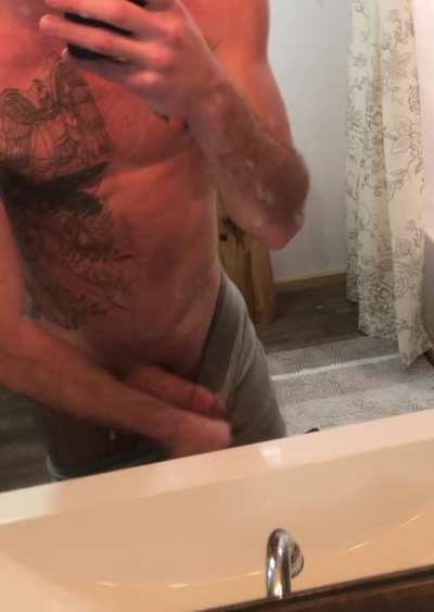 M4F M4FM it&rsquo;s been awhile since he&rsquo;s had a snack😌