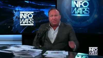 Bros everywhere after seeing another attempt to cancel Joe Rogan