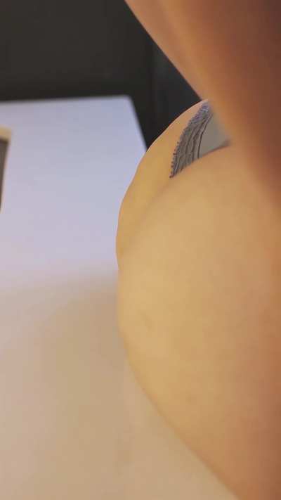 How fast would you bust with my ass bouncing on you?