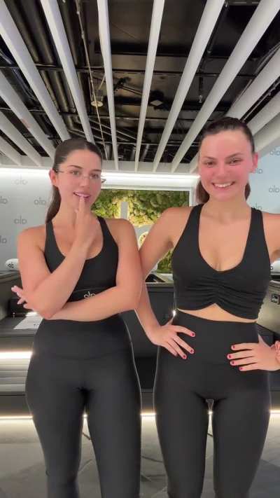 Dafne Keen with Amanda Diaz