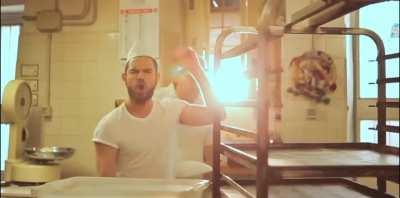 Il RE👑 e le sue doti canore