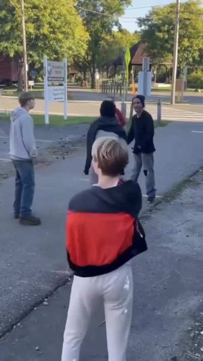 Homeless tweaker gets handled with steez